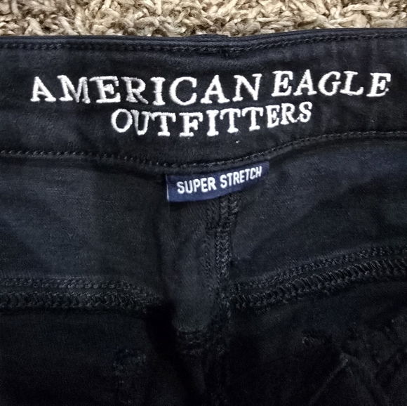 American Eagle Women's Black Midi Shorts Size 6 - Picture 2 of 7